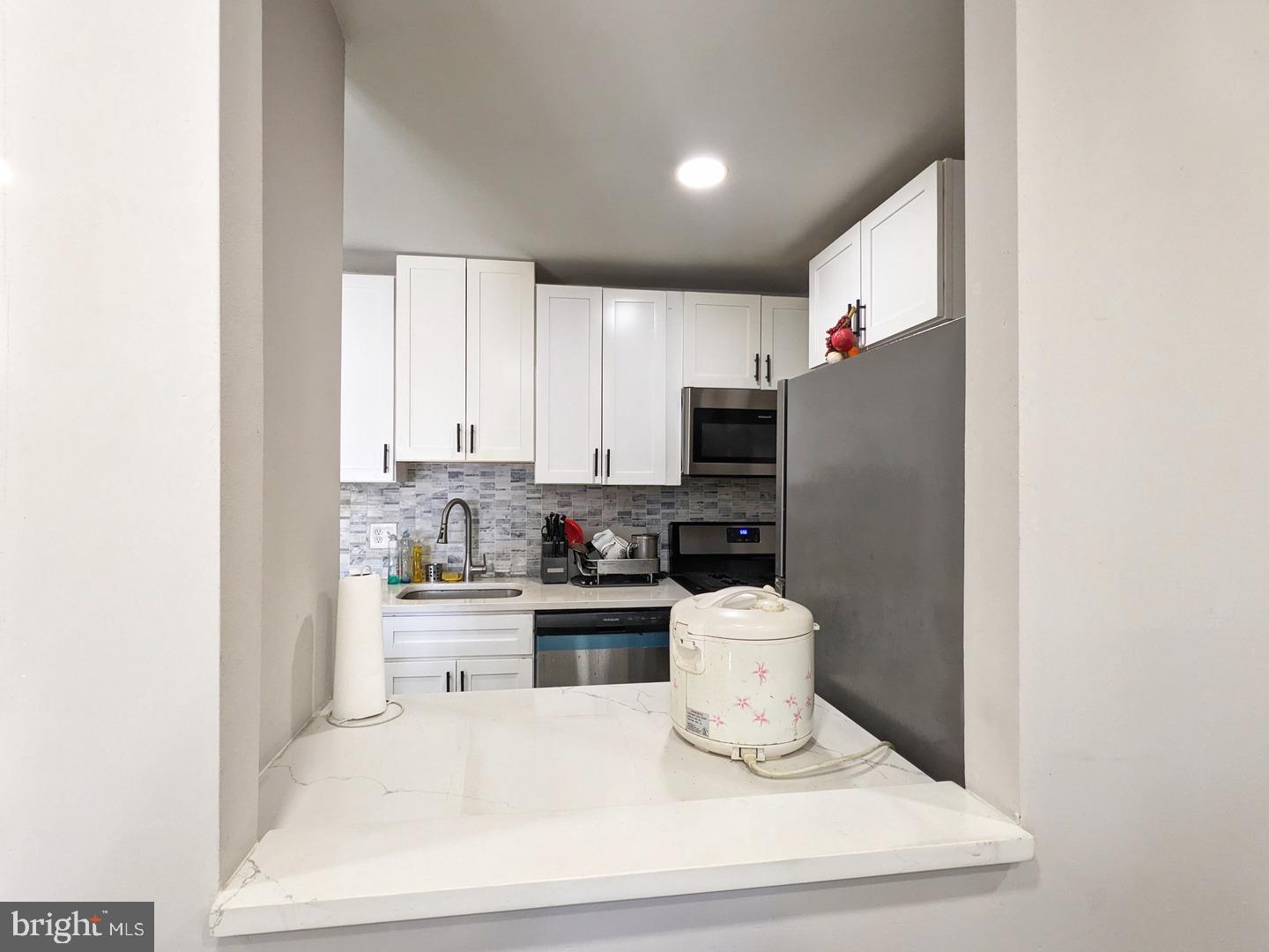 2207 Greenery Lane, Unit 1048 Silver Spring, MD 20906 - Photo 5 of 19 Gallery Image 5