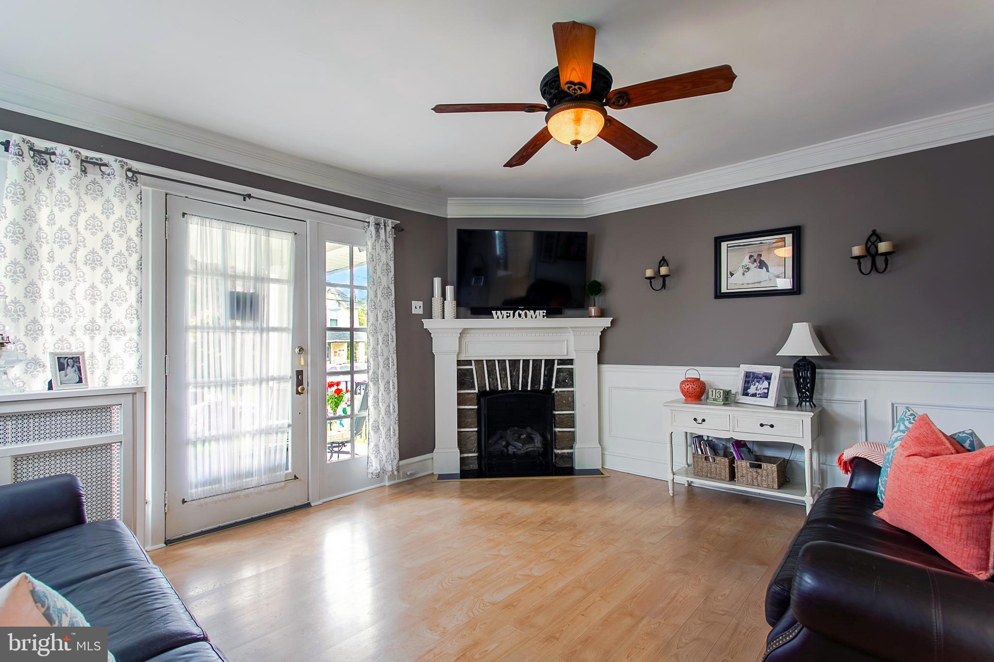 112 Sycamore Road Havertown, PA 19083 - Photo 3 of 23
