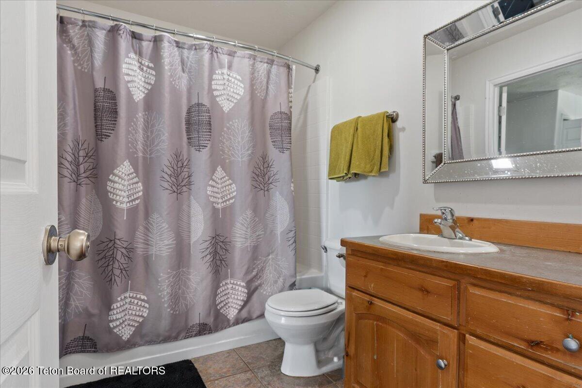 30 Cedron Road, Unit 7 Victor, ID 83455 - Photo 27 of 33 Upper Level Bathroom