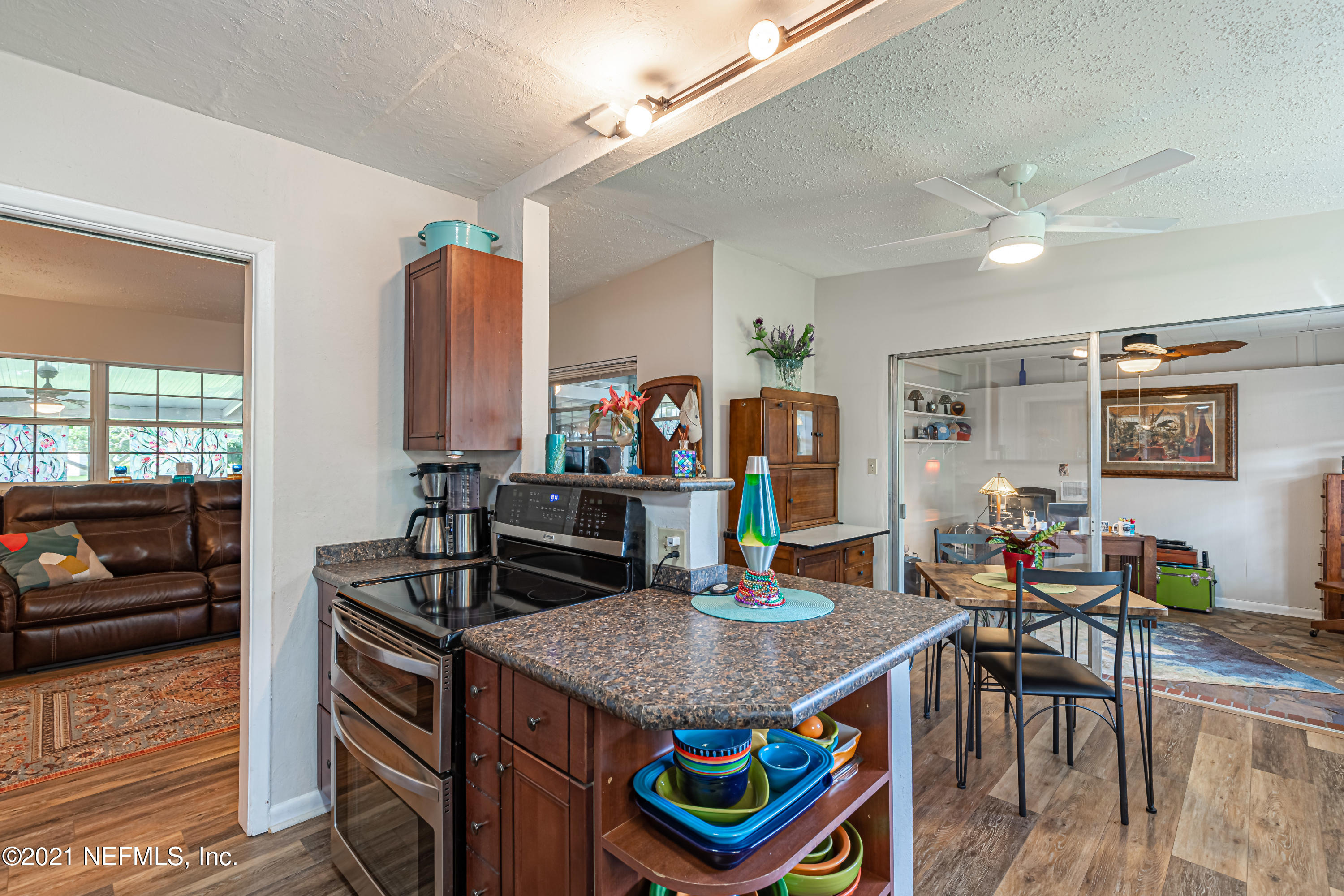 2127 Leon Road Jacksonville, FL 32246 - Photo 17 of 47 18 Kitchen-4