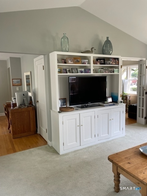 402 Riverside Drive Fairfield, CT 06824 - Photo 11 of 28 Gallery Image 11