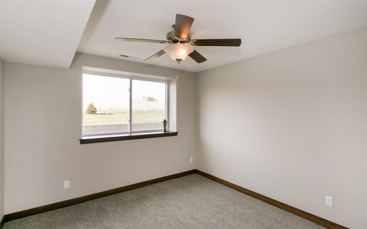 460 Ridge View Drive Fairfax, IA 52228 - Photo 21 of 24 Gallery Image 21