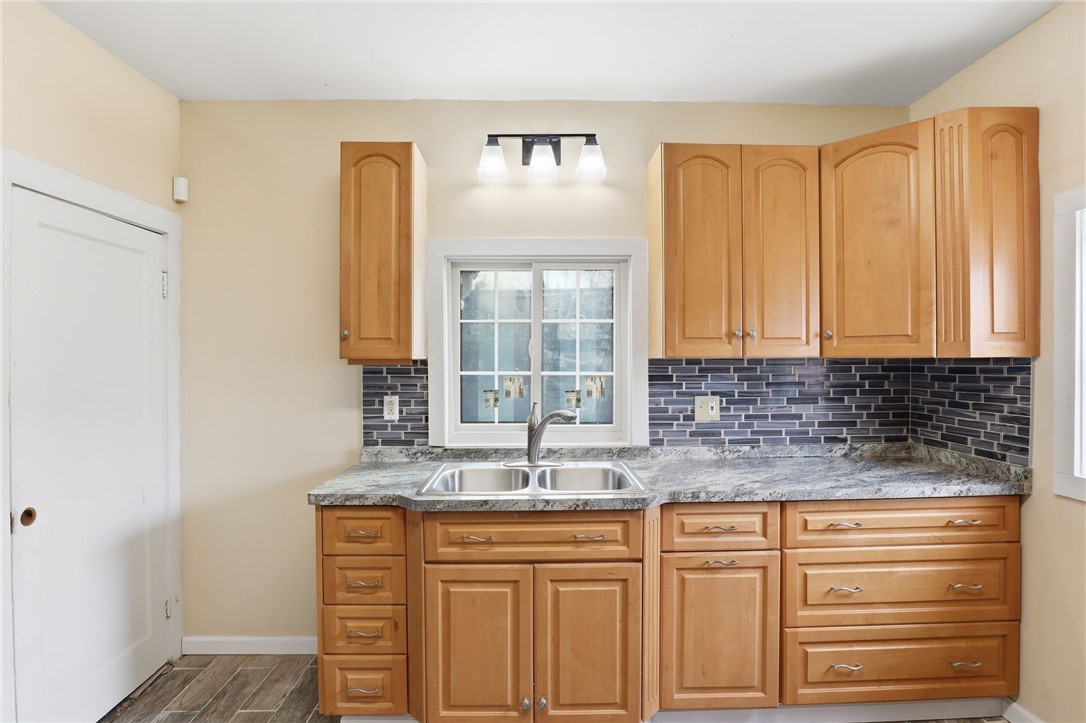 112 Carter Street Rochester, NY 14621 - Photo 9 of 24