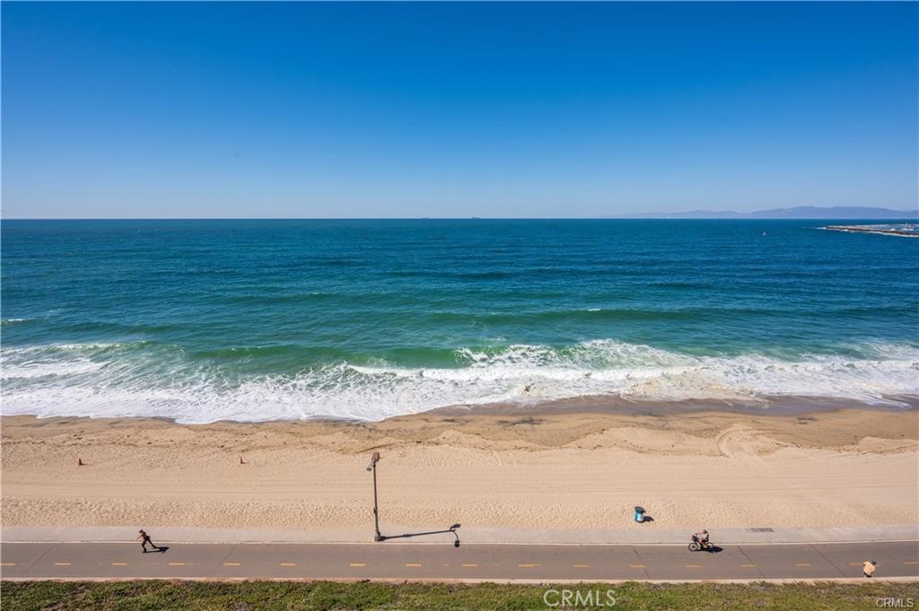 565 Esplanade, Unit 308 Redondo Beach, CA 90277 - Photo 18 of 28 a view of an ocean beach