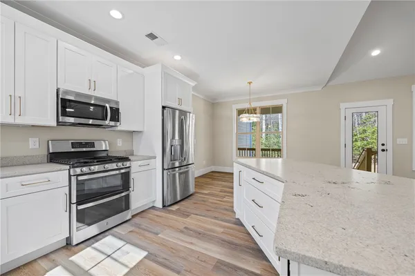 $549,900 | 437 Falcons Lair W Drive, Walhalla, SC 29691