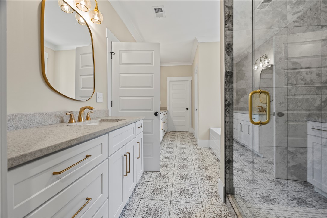 437 Falcons Lair W Drive Walhalla, SC 29691 - Photo 22 of 50 Master Suite Bath