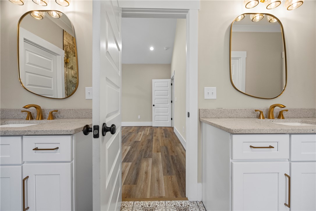 437 Falcons Lair W Drive Walhalla, SC 29691 - Photo 23 of 50 Master Suite Bath