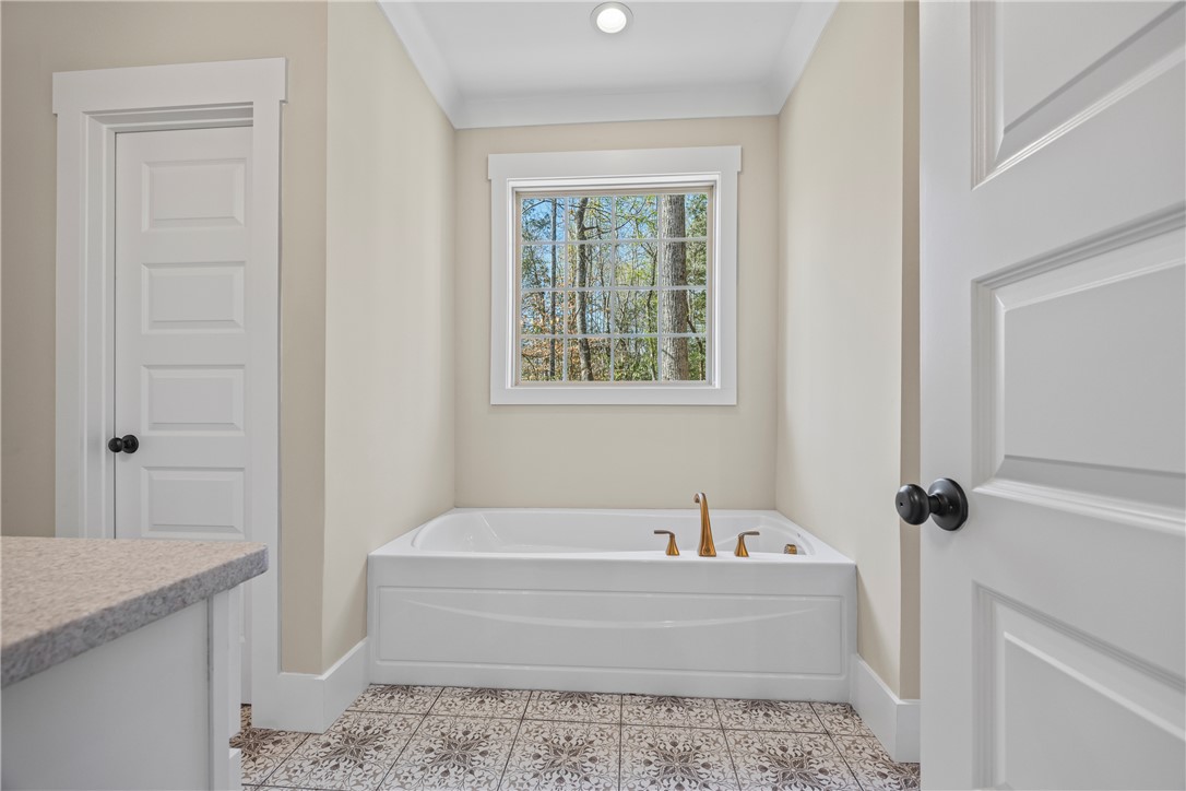 437 Falcons Lair W Drive Walhalla, SC 29691 - Photo 26 of 50 Master Suite Bath