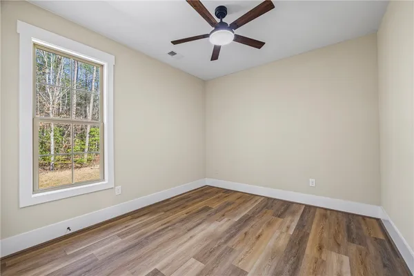 $549,900 | 437 Falcons Lair W Drive, Walhalla, SC 29691