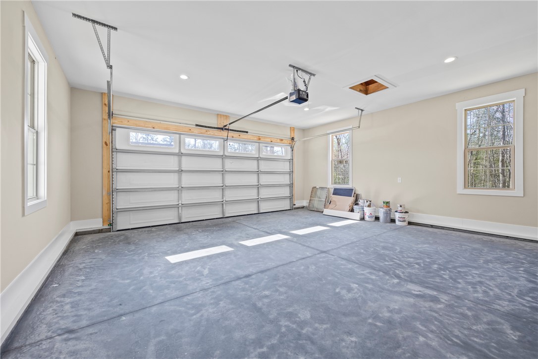 437 Falcons Lair W Drive Walhalla, SC 29691 - Photo 41 of 50 Garage