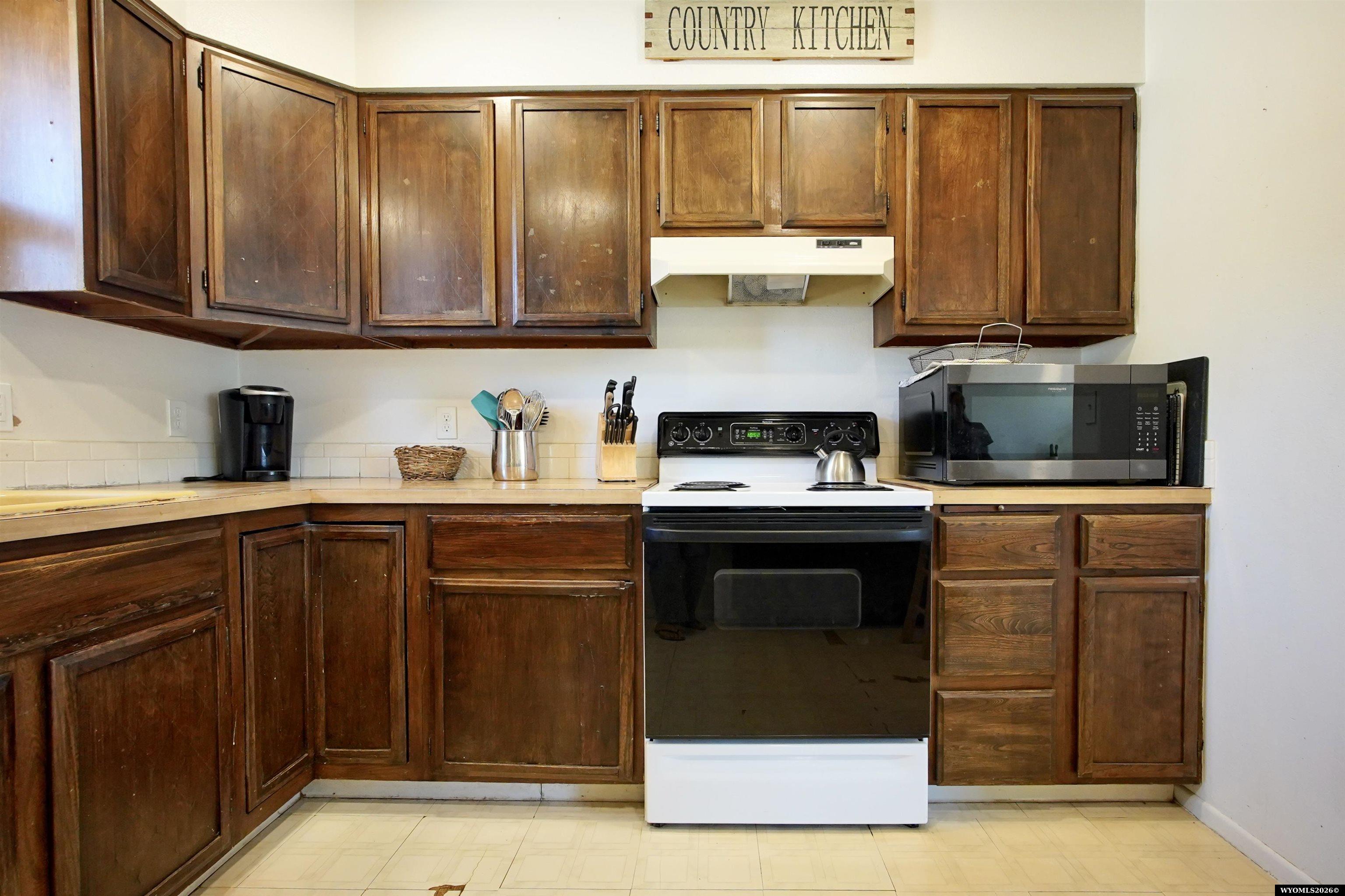 6674 Sharrock Road Casper, WY 82604 - Photo 3 of 39 Gallery Image 3
