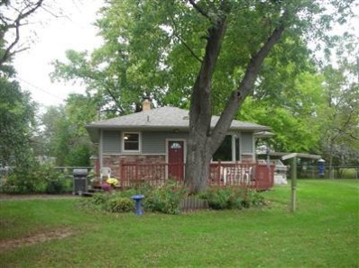7 West 950 North Chesterton, IN 46304 - Photo 1 of 1 a front view of a house with garden