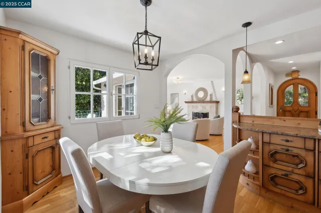 $1,450,000 | 40 Las Palomas, Orinda, CA 94563