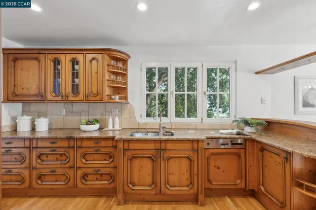 $1,450,000 | 40 Las Palomas, Orinda, CA 94563