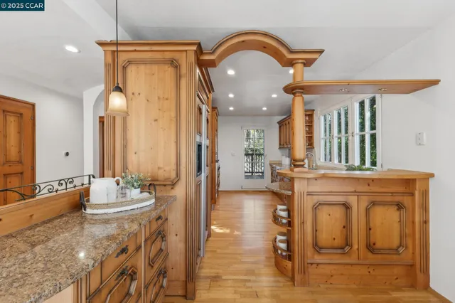 $1,450,000 | 40 Las Palomas, Orinda, CA 94563