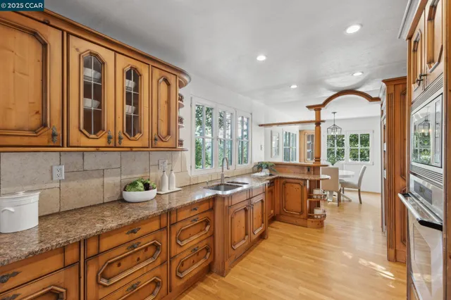 $1,450,000 | 40 Las Palomas, Orinda, CA 94563