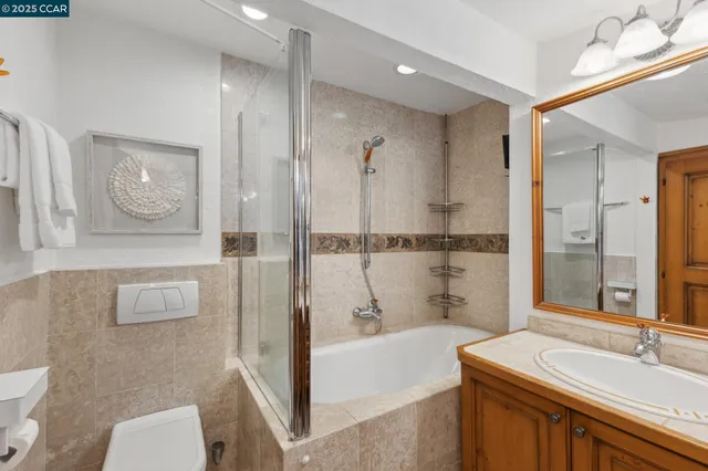 $1,450,000 | 40 Las Palomas, Orinda, CA 94563