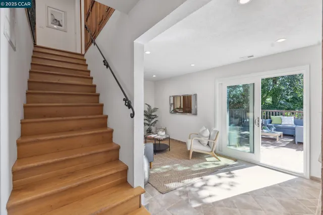 $1,450,000 | 40 Las Palomas, Orinda, CA 94563