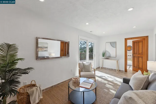 $1,450,000 | 40 Las Palomas, Orinda, CA 94563