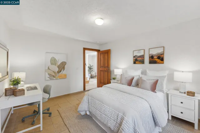 $1,450,000 | 40 Las Palomas, Orinda, CA 94563