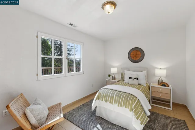 $1,450,000 | 40 Las Palomas, Orinda, CA 94563