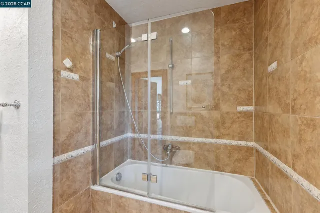 $1,450,000 | 40 Las Palomas, Orinda, CA 94563