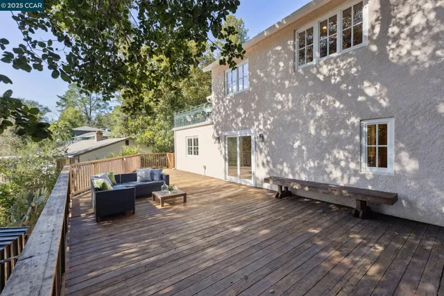 $1,450,000 | 40 Las Palomas, Orinda, CA 94563