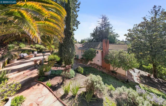 $1,450,000 | 40 Las Palomas, Orinda, CA 94563