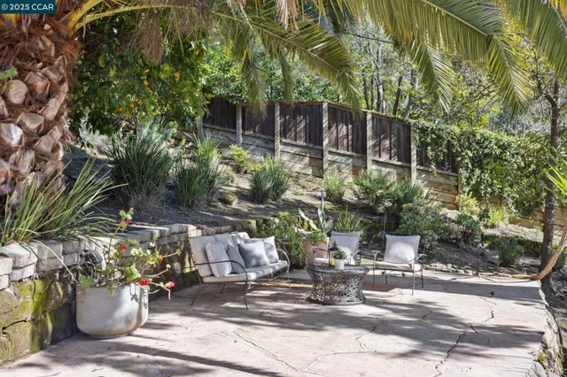 $1,450,000 | 40 Las Palomas, Orinda, CA 94563
