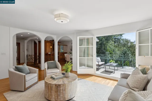 $1,450,000 | 40 Las Palomas, Orinda, CA 94563