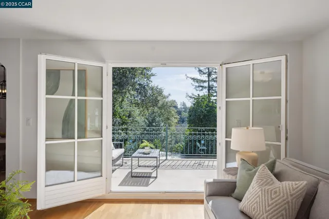 $1,450,000 | 40 Las Palomas, Orinda, CA 94563