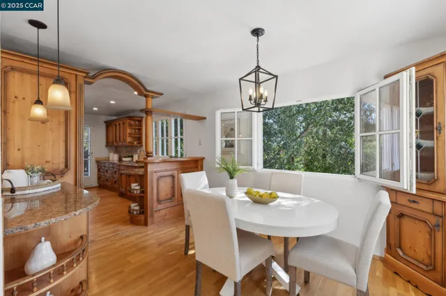$1,450,000 | 40 Las Palomas, Orinda, CA 94563