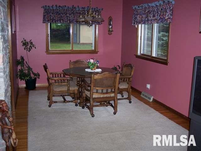 3561 Moencks Road Bettendorf, IA 52722 - Photo 4 of 11 Gallery Image 4