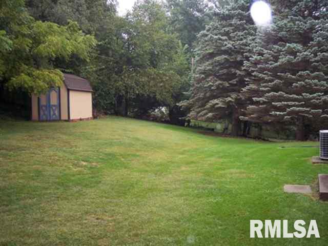 3561 Moencks Road Bettendorf, IA 52722 - Photo 10 of 11 Gallery Image 10