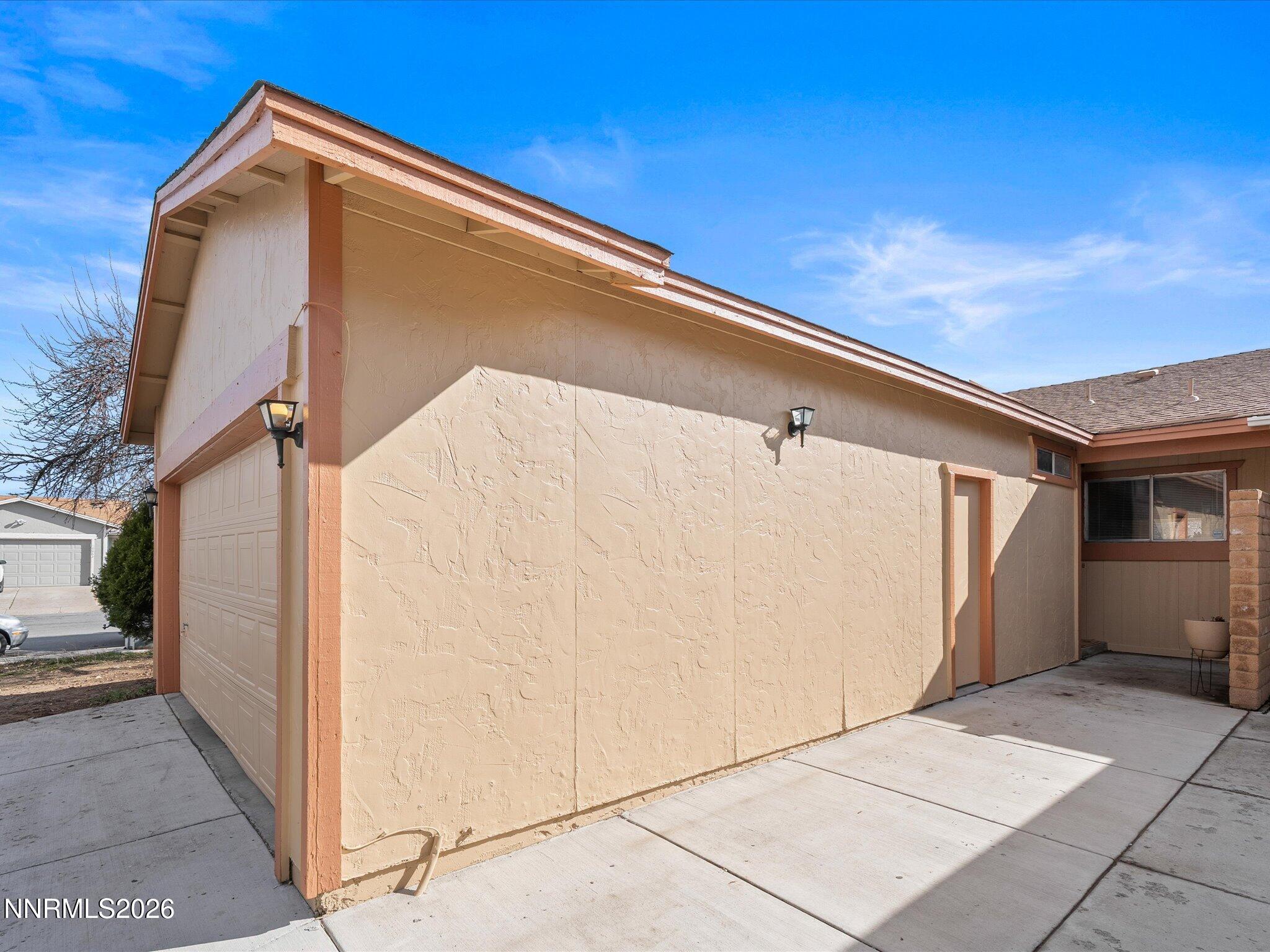 10010 Humite Lane Reno, NV 89506 - Photo 3 of 26 03-10010 Humite Ln-102