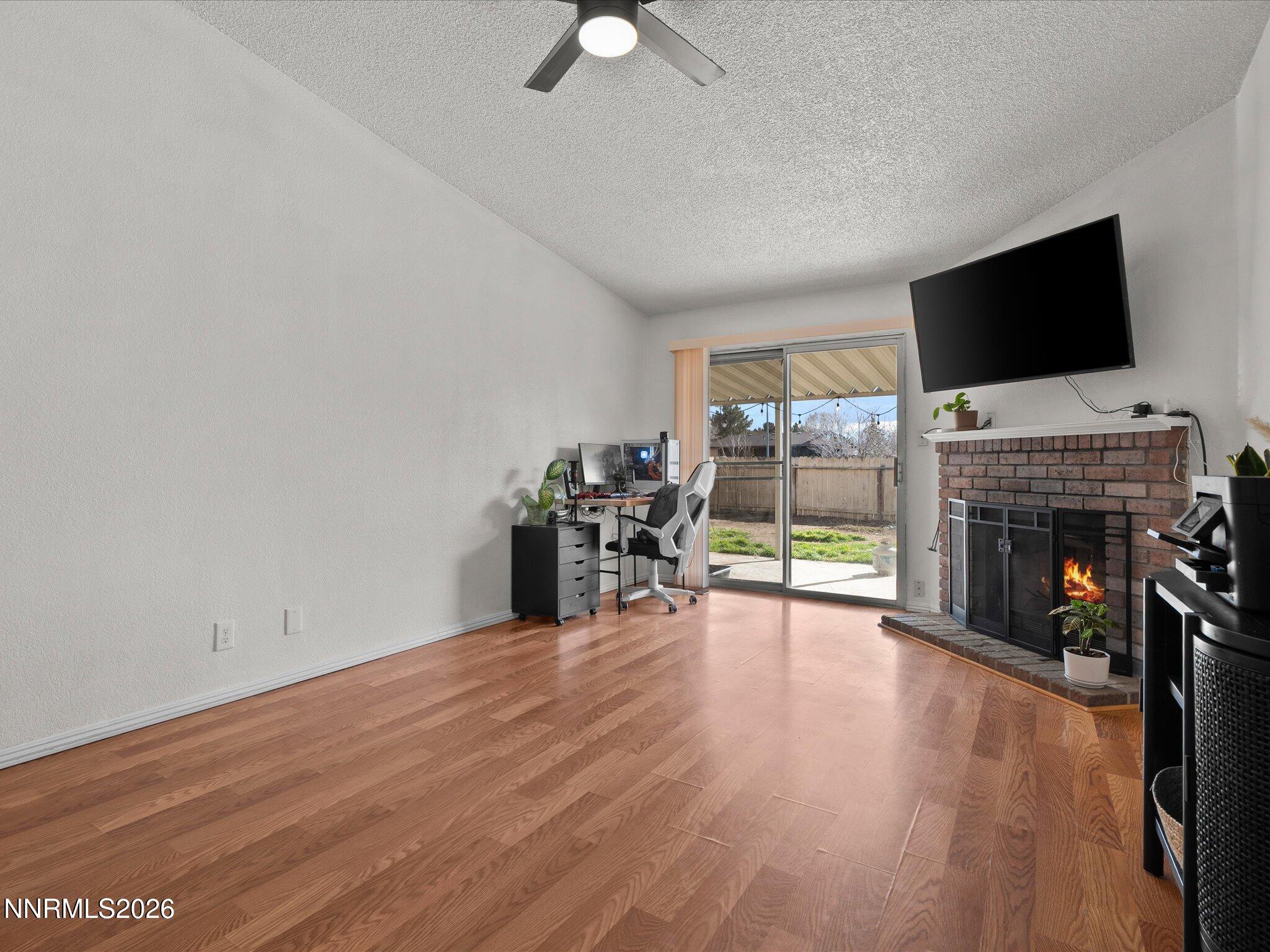 10010 Humite Lane Reno, NV 89506 - Photo 5 of 26 06-10010 Humite Ln-105