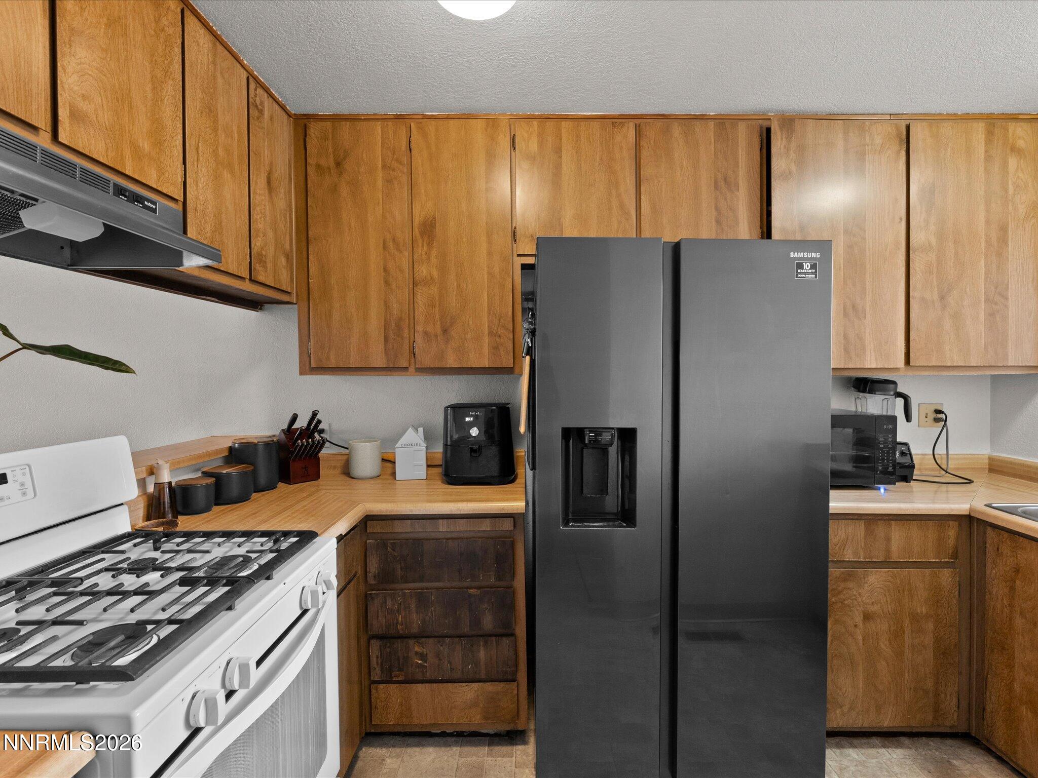 10010 Humite Lane Reno, NV 89506 - Photo 9 of 26 10-10010 Humite Ln-109