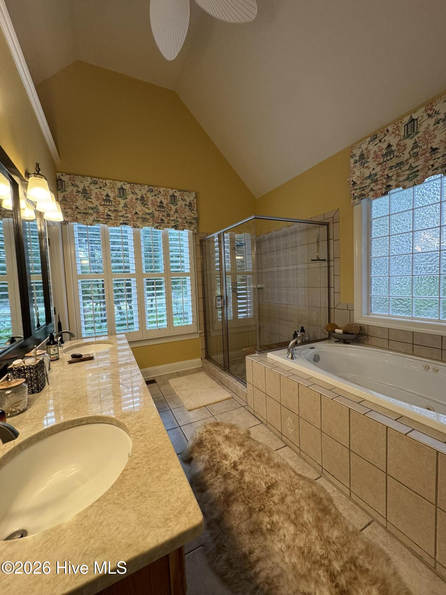 573 Coral Ridge Road Pine Knoll Shores, NC 28512 - Photo 9 of 32 09_beyc69c67a2ced18f