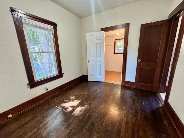 $164,900 | 1011 North Broadway Street, Leavenworth, KS 66048