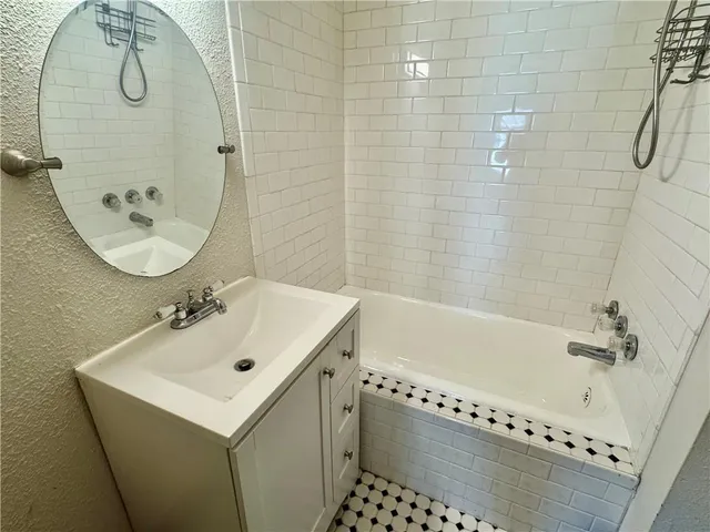 $164,900 | 1011 North Broadway Street, Leavenworth, KS 66048