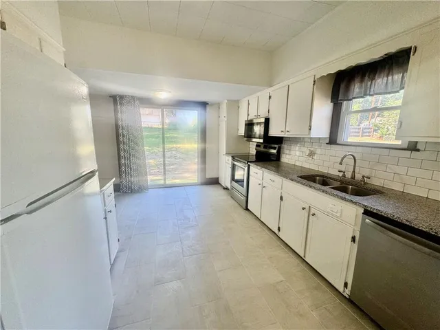 $164,900 | 1011 North Broadway Street, Leavenworth, KS 66048