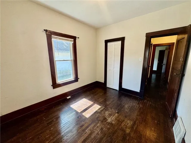 $164,900 | 1011 North Broadway Street, Leavenworth, KS 66048