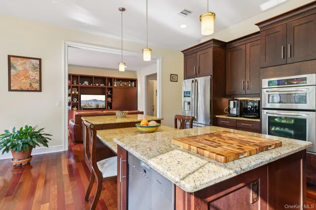 $2,149,000 | 4 Celestial Court, St. James, NY 11780