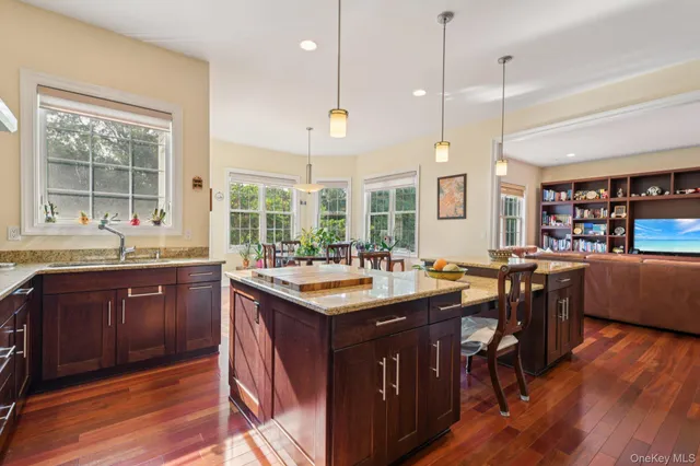 $2,149,000 | 4 Celestial Court, St. James, NY 11780