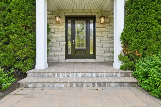 $2,149,000 | 4 Celestial Court, St. James, NY 11780