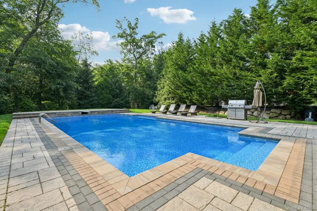 $2,149,000 | 4 Celestial Court, St. James, NY 11780