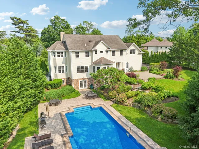 $2,149,000 | 4 Celestial Court, St. James, NY 11780