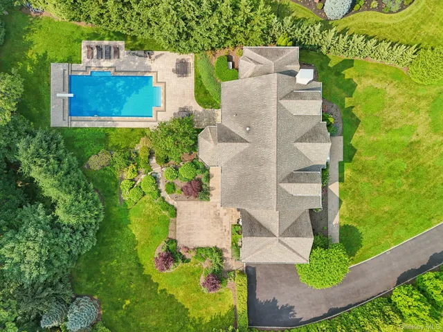 $2,149,000 | 4 Celestial Court, St. James, NY 11780