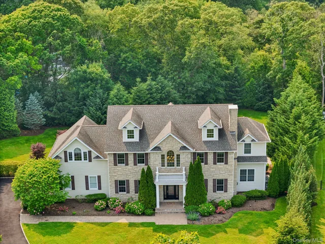 $2,149,000 | 4 Celestial Court, St. James, NY 11780