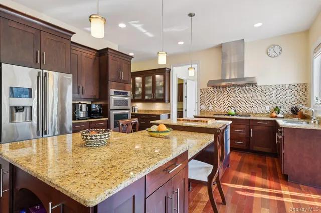 $2,149,000 | 4 Celestial Court, St. James, NY 11780